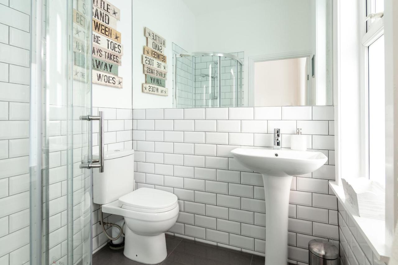 Park House - Large 3 Bedroom Victorian House, 10 Mins From Casa de Férias Manchester