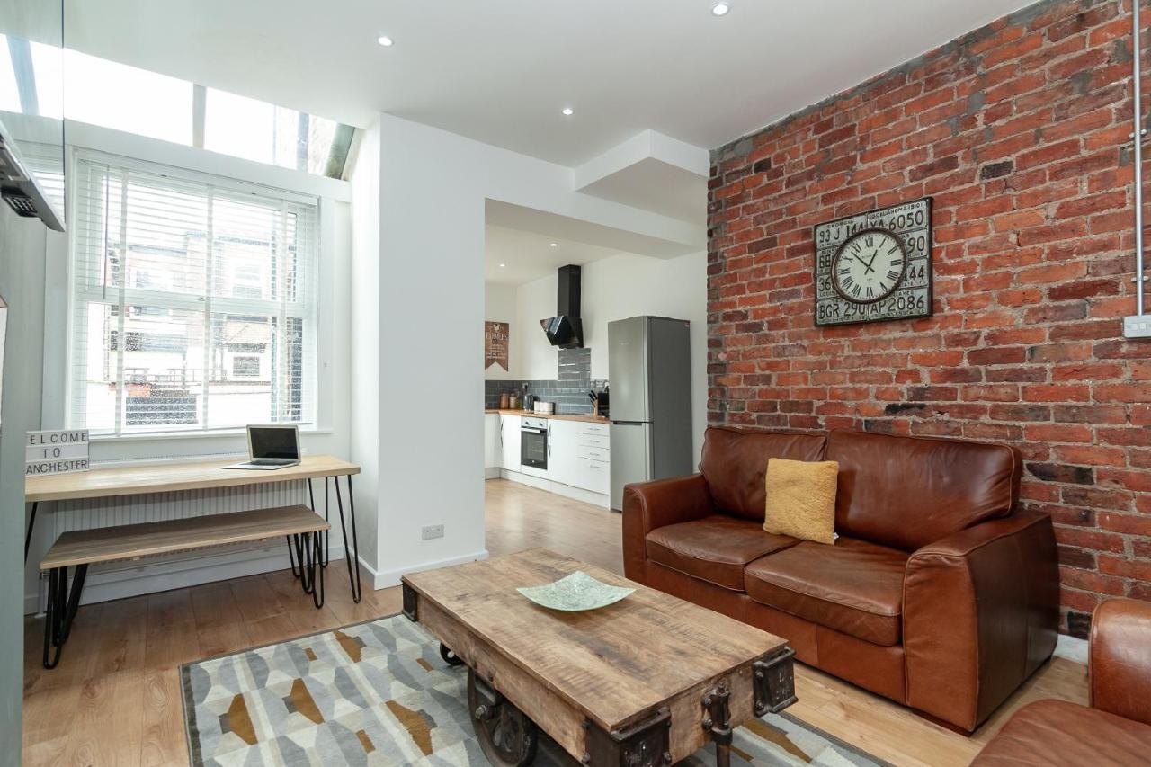 Park House - Large 3 Bedroom Victorian House, 10 Mins From Casa de Férias