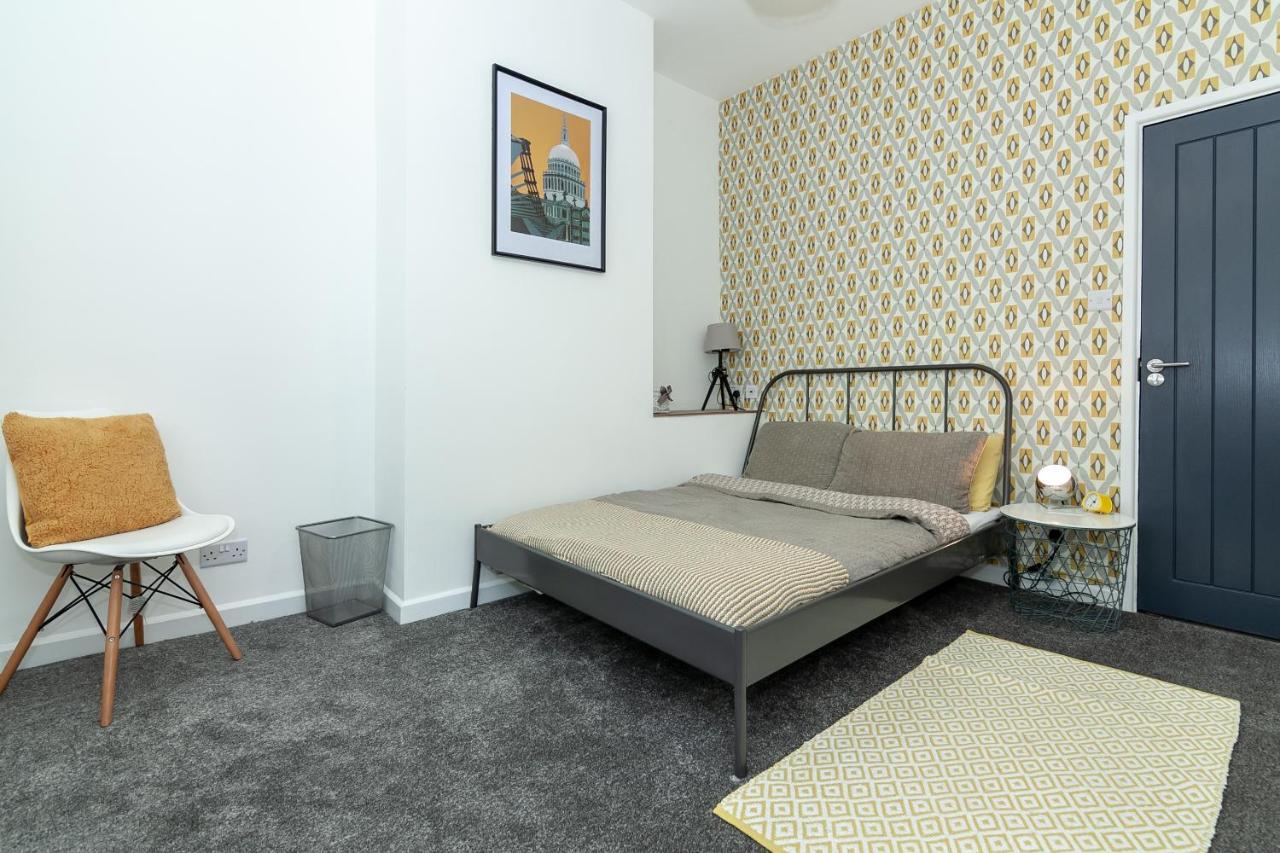 Park House - Large 3 Bedroom Victorian House, 10 Mins From Casa de Férias
